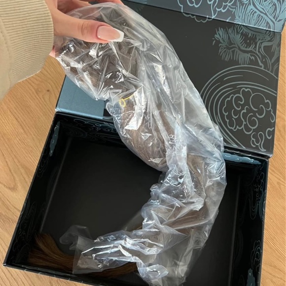 Clip In Hair Extensions - Picture 4 of 8